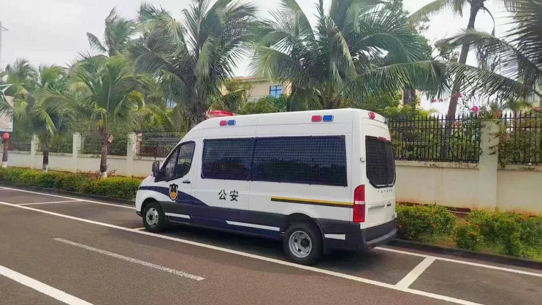 宇通警力输送车奔赴海南，为自贸港封关构筑安全防线