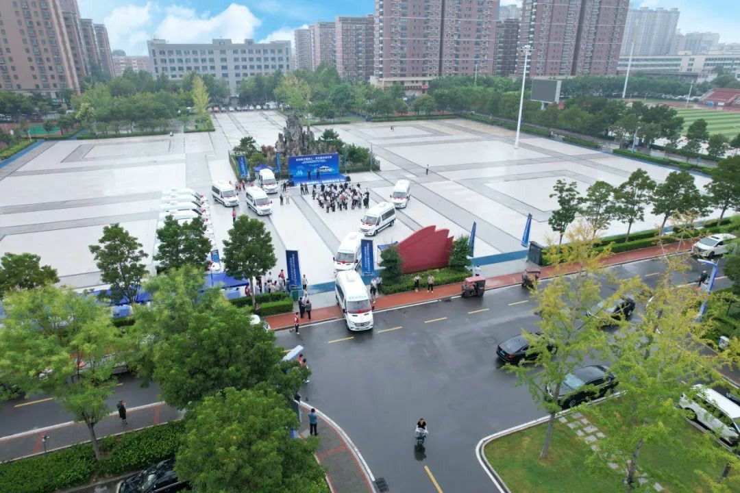 流动医疗暖民心·签约服务进万家! 宇通民生体检巡诊车助力滑县医共体建设